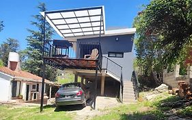 Casa en las sierras de Córdoba con Deck , Parrilla y estacionamiento